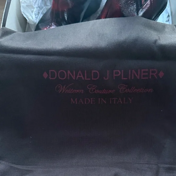 Donald J. Pliner Pointed Toe Ankle Boots in Deep Burgundy - Picture 2 of 7